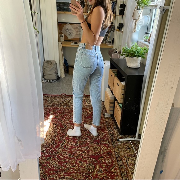 Zara Straight Leg alight Wash Jeans - Picture 2 of 7